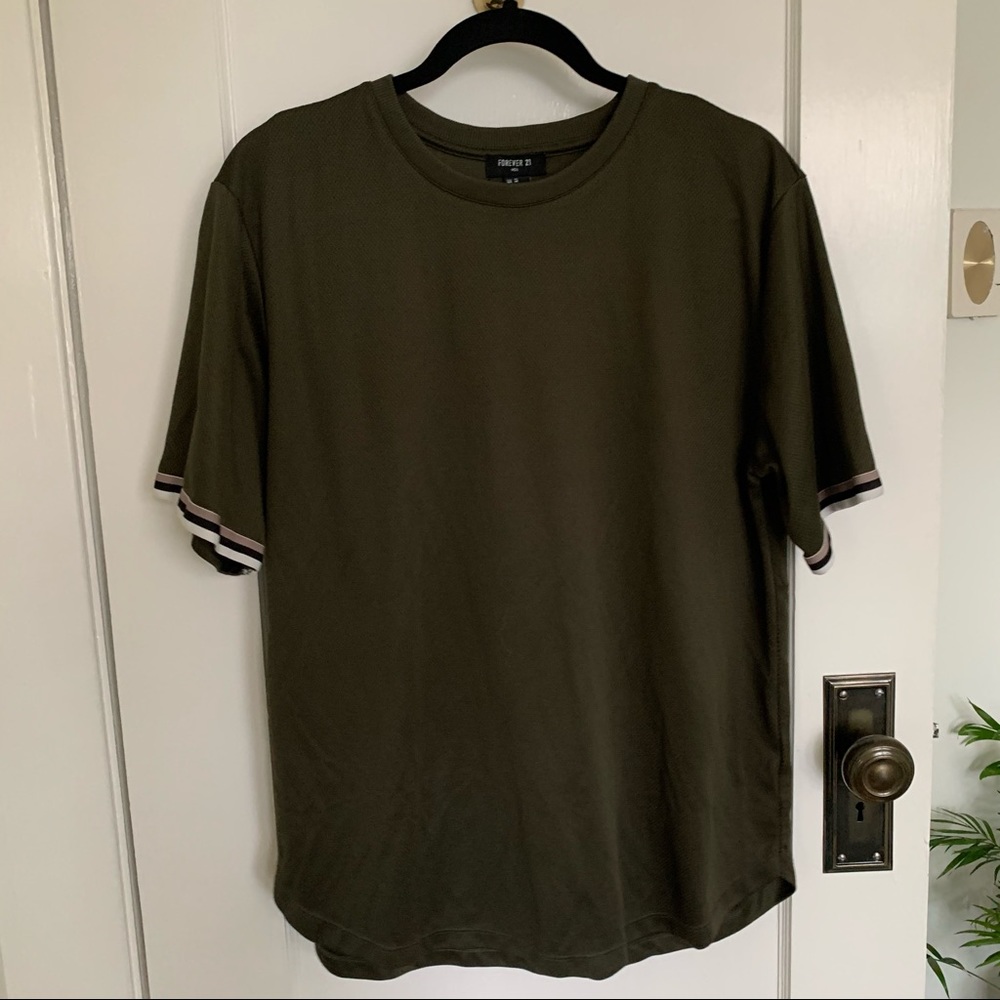 FOREVER21 t-shirt